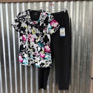 Women’s Scrub Set-Print Top-Black Scrub Pants-XS/XS PETITE Length Pants